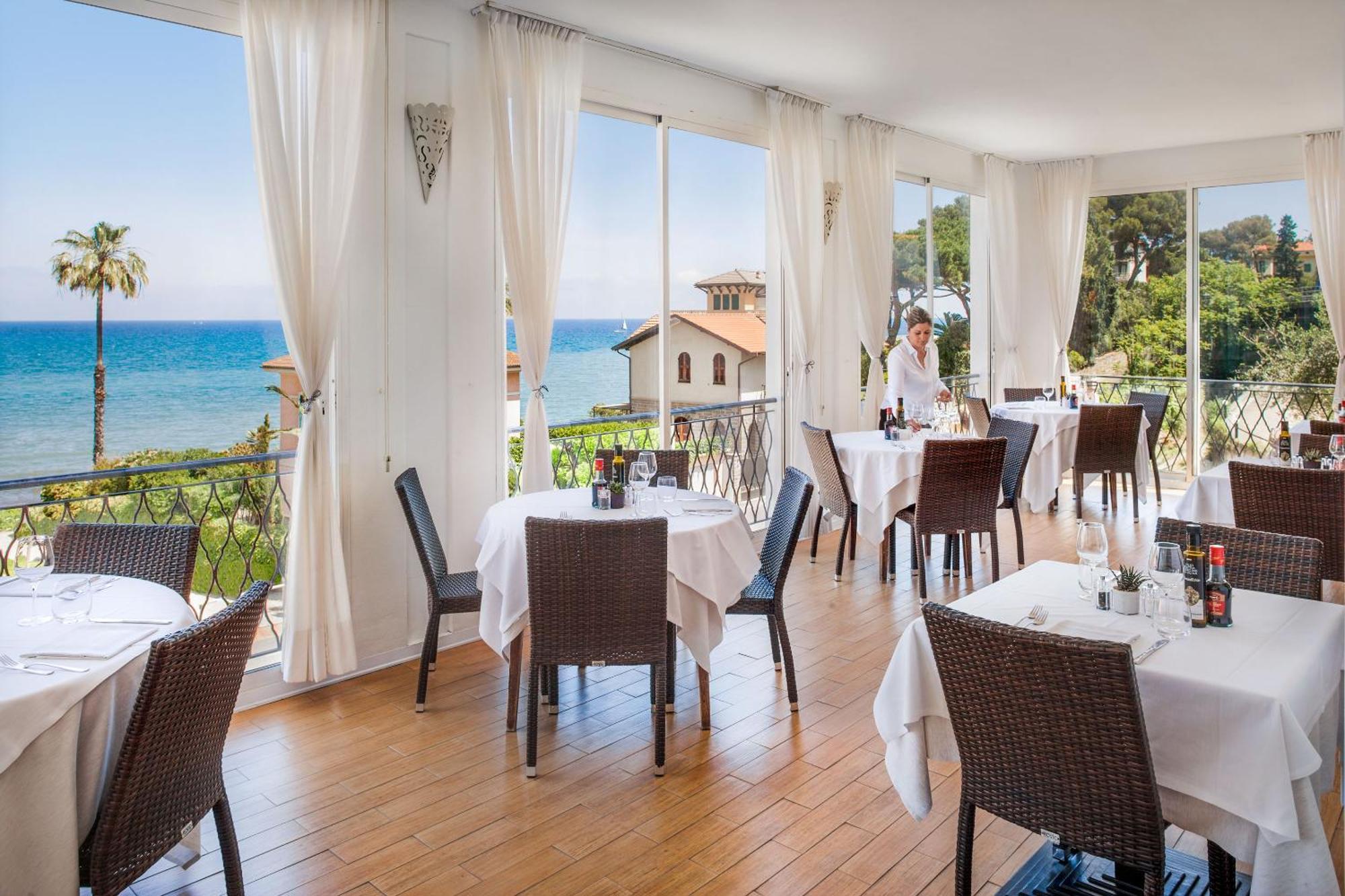 Hotel Moresco Диано-Марина Экстерьер фото