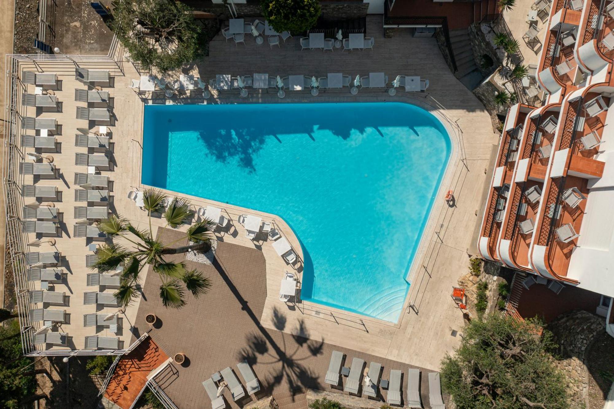 Hotel Moresco Диано-Марина Экстерьер фото