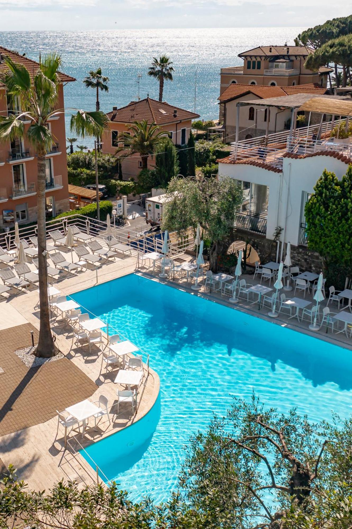 Hotel Moresco Диано-Марина Экстерьер фото